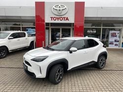 Schneeweiß Gebraucht 2022 Toyota Yaris Cross Elegant SUV | 24.440 € (Fairer Preis)