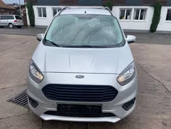 Silber Gebraucht 2019 Ford Tourneo Courier Trend Van / Kleinbus | 9.999 € (Fairer Preis)