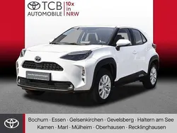 Schneeweiß Gebraucht 2022 Toyota Yaris Hybrid Comfort | 22.879 € (Fairer Preis)