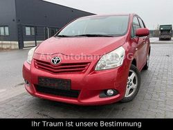 Rot Gebraucht 2010 Toyota Verso Van / Kleinbus | 8.490 € (Fairer Preis)