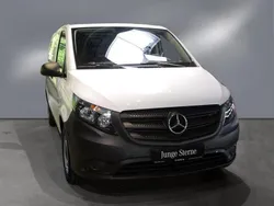 Weiß Gebraucht 2022 Mercedes Vito Van / Kleinbus | 29.619 € (Guter Preis)