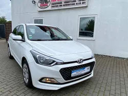 Weiß Gebraucht 2017 Hyundai i20 Classic Kleinwagen | 8.950 € (Fairer Preis)
