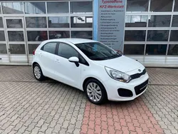 Weiß Gebraucht 2011 Kia Rio Limousine | 7.990 € (Teuer)