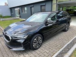 Ebony schwarz metallic Gebraucht 2024 Skoda Superb Selection Kombi | 32.600 €