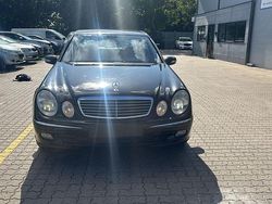 Schwarz Gebraucht 2005 Mercedes E280 Avantgarde Limousine | 2.800 € (Fairer Preis)