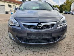 Grau Gebraucht 2011 Opel Astra Selection Kombi | 2.222 € (Guter Preis)