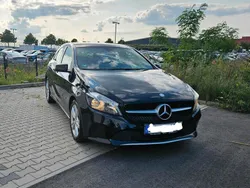 Schwarz Gebraucht 2015 Mercedes A180 Edition Kleinwagen | 11.000 € (Guter Preis)