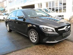 Schwarz Gebraucht 2018 Mercedes CLA200 Shooting Brake Kombi | 17.400 € (Fairer Preis)