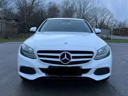 Weiß Gebraucht 2014 Mercedes C180 Limousine | 15.700 € (Fairer Preis)
