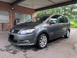 Grau Gebraucht 2015 VW Sharan Highline Van / Kleinbus | 15.900 € (Guter Preis)