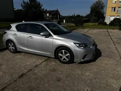 Silber Gebraucht 2015 Lexus CT200h Limousine | 12.400 € (Etwas zu teuer)