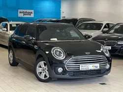 Midnight black metallic Gebraucht 2021 Mini One D Clubman Kombi | 17.497 € (Fairer Preis)