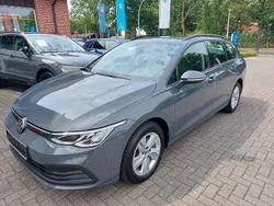 Grau Gebraucht 2022 VW Golf VIII Life Kombi | 19.390 € (Guter Preis)