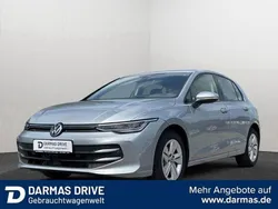 Blau Gebraucht 2024 VW Golf VIII Life Limousine | 21.990 € (Guter Preis)