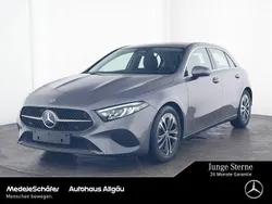 Lack mountaingrau Gebraucht 2024 Mercedes A200 Progressive Limousine | 28.860 € (Fairer Preis)