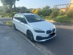 Weiß Gebraucht 2019 BMW 220 Gran Tourer Comfort Edition Van / Kleinbus | 29.999 €