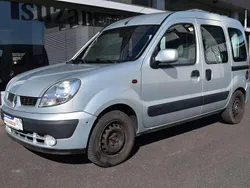 Space grau Gebraucht 2003 Renault Kangoo Privilege Van / Kleinbus | 2.900 € (Fairer Preis)