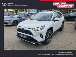 Weiß Gebraucht 2023 Toyota RAV4 Hybrid Comfort SUV | 50.650 € (Teuer)