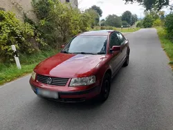 Rot Gebraucht 1998 VW Passat Limousine | 600 € (Guter Preis)