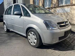 Silber Gebraucht 2005 Opel Meriva Edition Van / Kleinbus | 3.200 € (Fairer Preis)