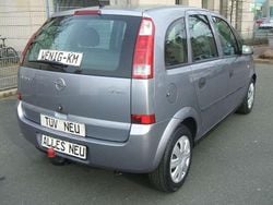 Grau Gebraucht 2006 Opel Meriva Van / Kleinbus | 3.330 € (Etwas zu teuer)