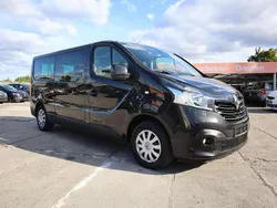 Schwarz midnight Gebraucht 2015 Renault Trafic Expression Van | 15.200 € (Guter Preis)