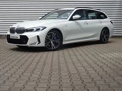 Alpinweiss uni Gebraucht 2024 BMW 330e M Sport Kombi | 41.840 € (Fairer Preis)