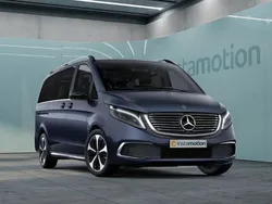 Grau Gebraucht 2023 Mercedes EQV300 Avantgarde Van / Kleinbus | 54.950 € (Teuer)