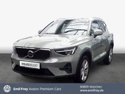 Grün Gebraucht 2023 Volvo XC40 Core SUV | 34.990 € (Fairer Preis)