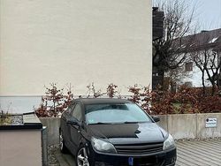 Schwarz Gebraucht 2005 Opel Astra GTC Coupé | 2.000 € (Etwas zu teuer)