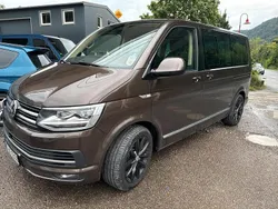 Braun Gebraucht 2016 VW Multivan Van / Kleinbus | 29.990 €