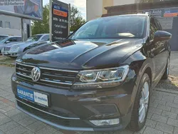 Schwarz Gebraucht 2016 VW Tiguan Highline SUV | 16.490 €