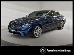 Blau Gebraucht 2022 Mercedes E300 AMG Limousine | 39.229 € (Etwas zu teuer)