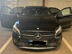 Schwarz Gebraucht 2017 Mercedes A180 Limousine | 14.650 € (Teuer)