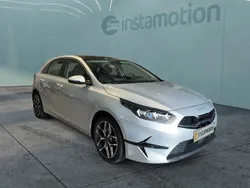 Silber Gebraucht 2023 Kia Ceed Spirit Limousine | 24.628 € (Guter Preis)
