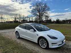 Weiß Gebraucht 2022 Tesla Model 3 Standard Range Plus Limousine | 26.500 € (Superpreis)