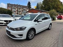 Oryxweiss Gebraucht 2016 VW Golf Sportsvan Comfortline Van / Kleinbus | 9.850 € (Guter Preis)