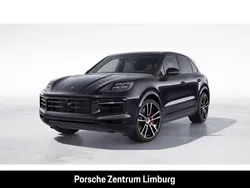 Schwarz (chromitschwarzmetallic) Gebraucht 2023 Porsche Cayenne S SUV | 112.880 € (Superpreis)