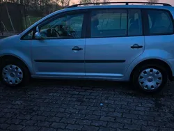 Silber Gebraucht 2003 VW Touran Van / Kleinbus | 1.900 €