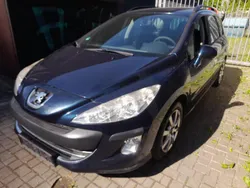 Blau Gebraucht 2008 Peugeot 308 Kombi | 2.200 €
