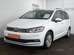 Pure white Gebraucht 2024 VW Touran Comfortline Van / Kleinbus | 31.900 € (Fairer Preis)