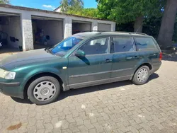 Grün Gebraucht 1999 VW Passat Kombi | 1.000 € (Guter Preis)