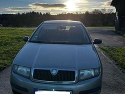 Grau Gebraucht 2006 Skoda Fabia Classic Kleinwagen | 1.800 € (Fairer Preis)