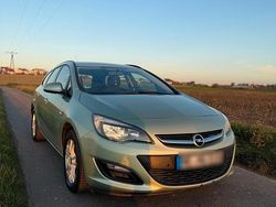 Grün Gebraucht 2013 Opel Astra Sport Kombi | 6.999 € (Fairer Preis)