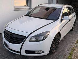 Weiß Gebraucht 2010 Opel Insignia Sport Kombi | 5.000 € (Etwas zu teuer)