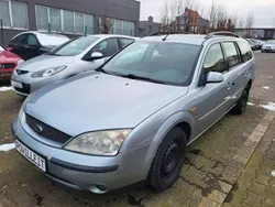 Grau Gebraucht 2002 Ford Mondeo Ghia Kombi | 999 € (Fairer Preis)