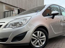 Silber Gebraucht 2010 Opel Meriva Edition Van / Kleinbus | 5.490 € (Fairer Preis)