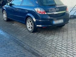 Blau Gebraucht 2006 Opel Astra GTC Coupé | 750 € (Guter Preis)