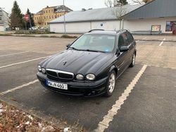 Schwarz Gebraucht 2005 Jaguar X-type Kombi | 2.950 €