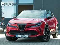 Rot Gebraucht 2024 Alfa Romeo Junior Edizione Speciale SUV | 39.980 € (Fairer Preis)